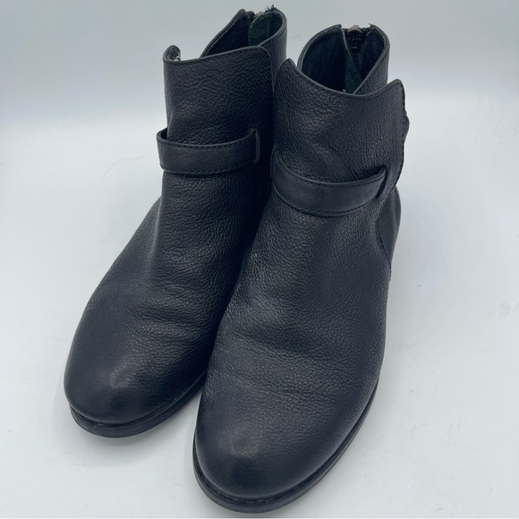 J.Crew Womens Emmett Black Pebbled Leather Ankle Boots Size 7 Side zip/ buckle - Picture 4 of 5
